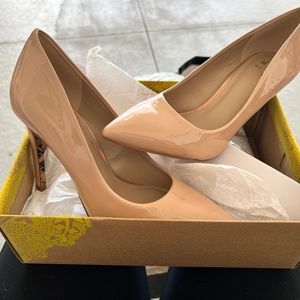 Women’s Nude Pumps